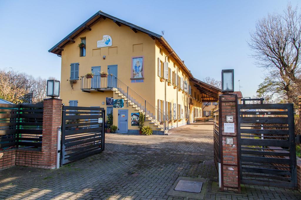 Cascina Bellaria Hostel Милано Екстериор снимка